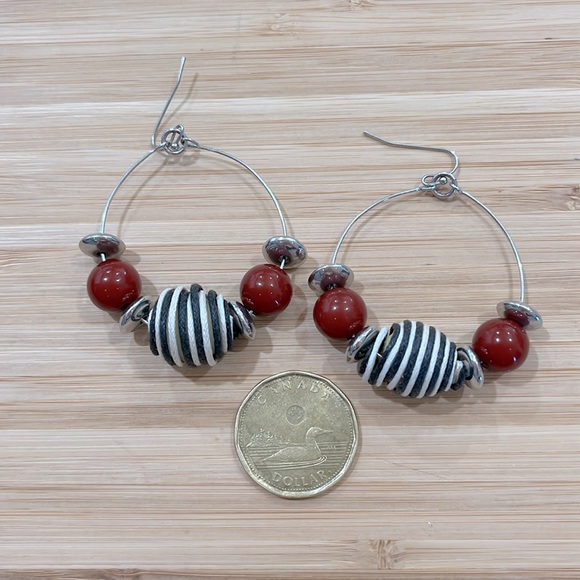 90’s beaded hoop earrings - Picture 2 of 2